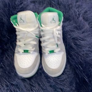 Jordan retro one size youth 5 1/2